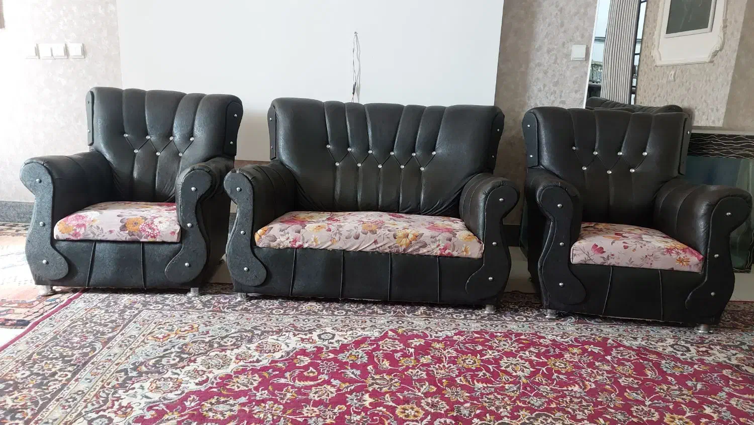 مبل ۷ نفره چرم و پارچه|مبلمان خانگی و میز عسلی|خرم‌آباد, |دیوار