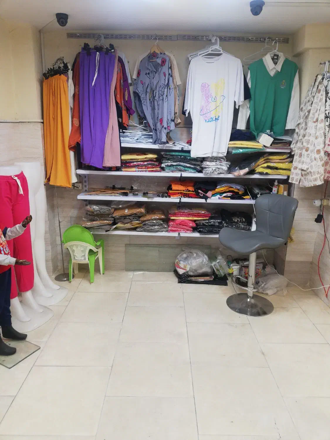 رهن یا اجاره مغازه 10.5 متر خیابان 13 آبان|اجارهٔ مغازه و غرفه|رشت, جهاد|دیوار