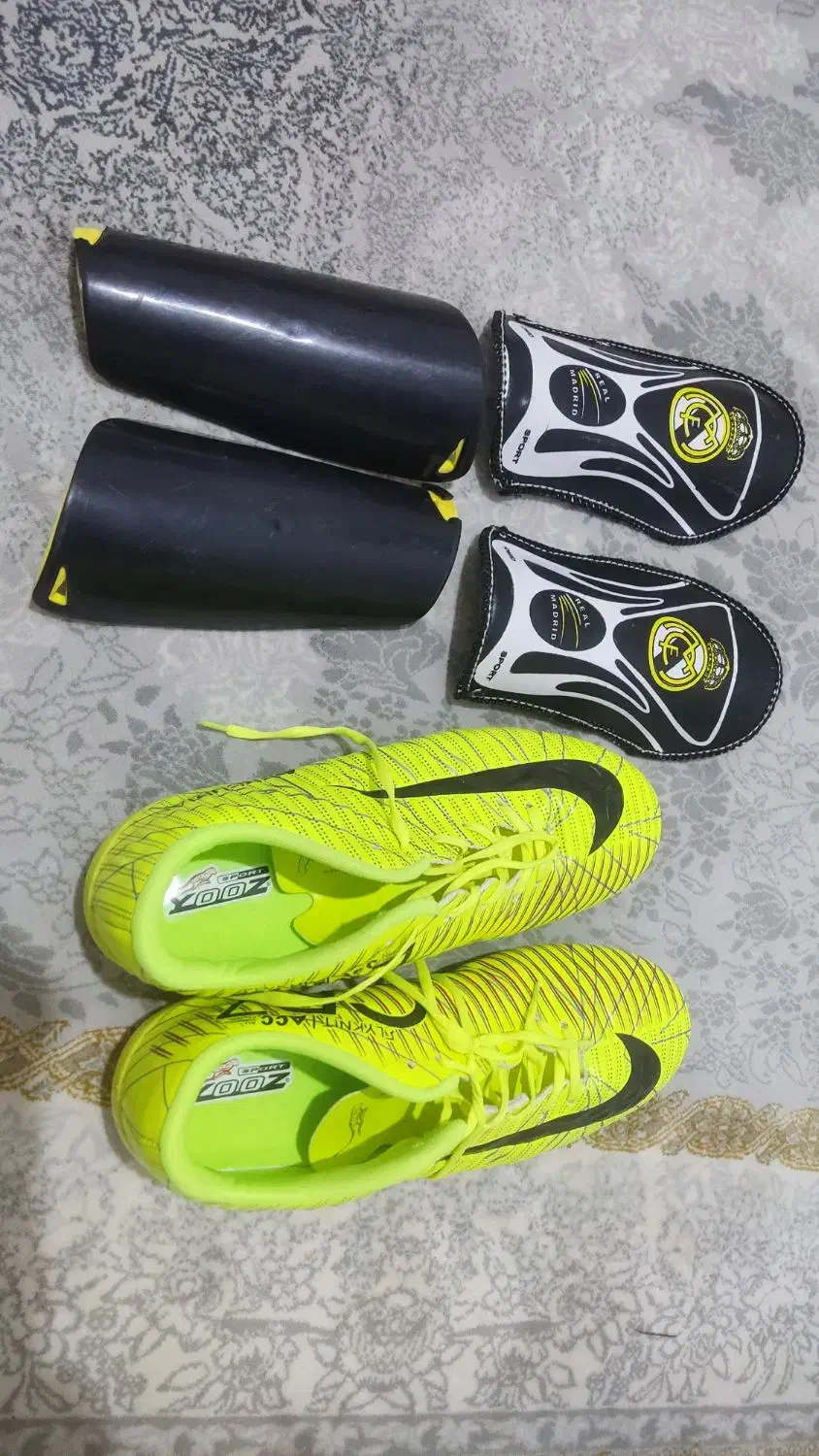 کفش چمن|کیف، کفش، کمربند|نیشابور, فردوسی جنوبی|دیوار