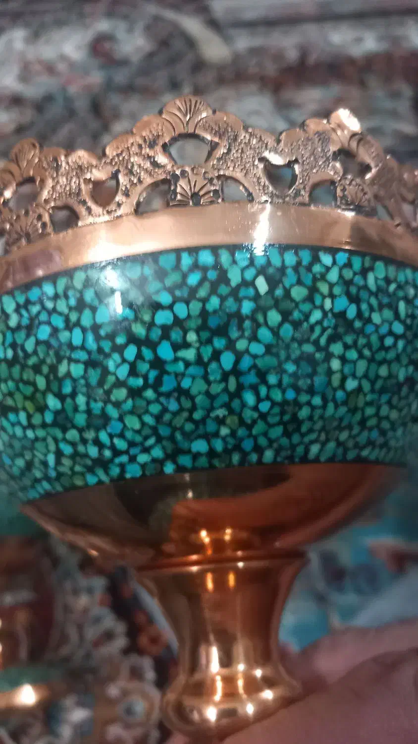 ظرف مسی با مرصع کاری سنگ فیروزه بر بدنه ظرف|صنایع دستی و سایر لوازم تزئینی|تهران, چهارصد دستگاه|دیوار