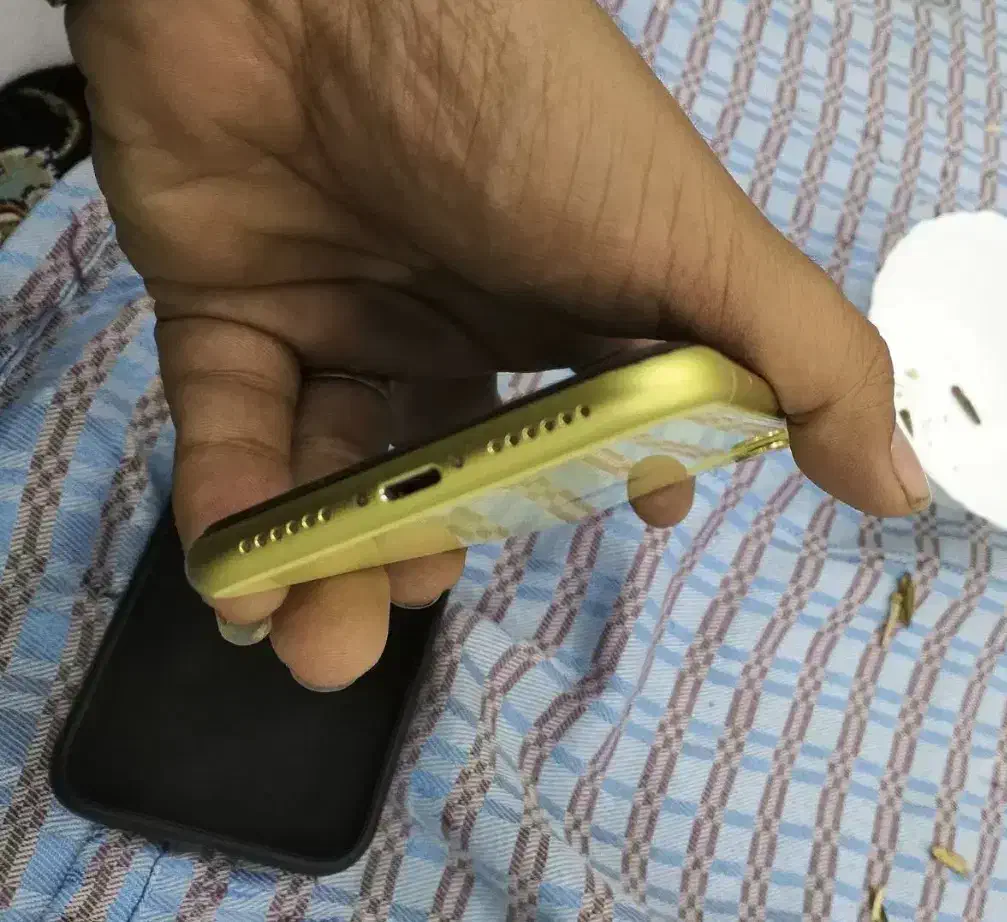 آیفون ۱۱ نرمال|موبایل|هشتگرد, هشتگرد قدیم|دیوار