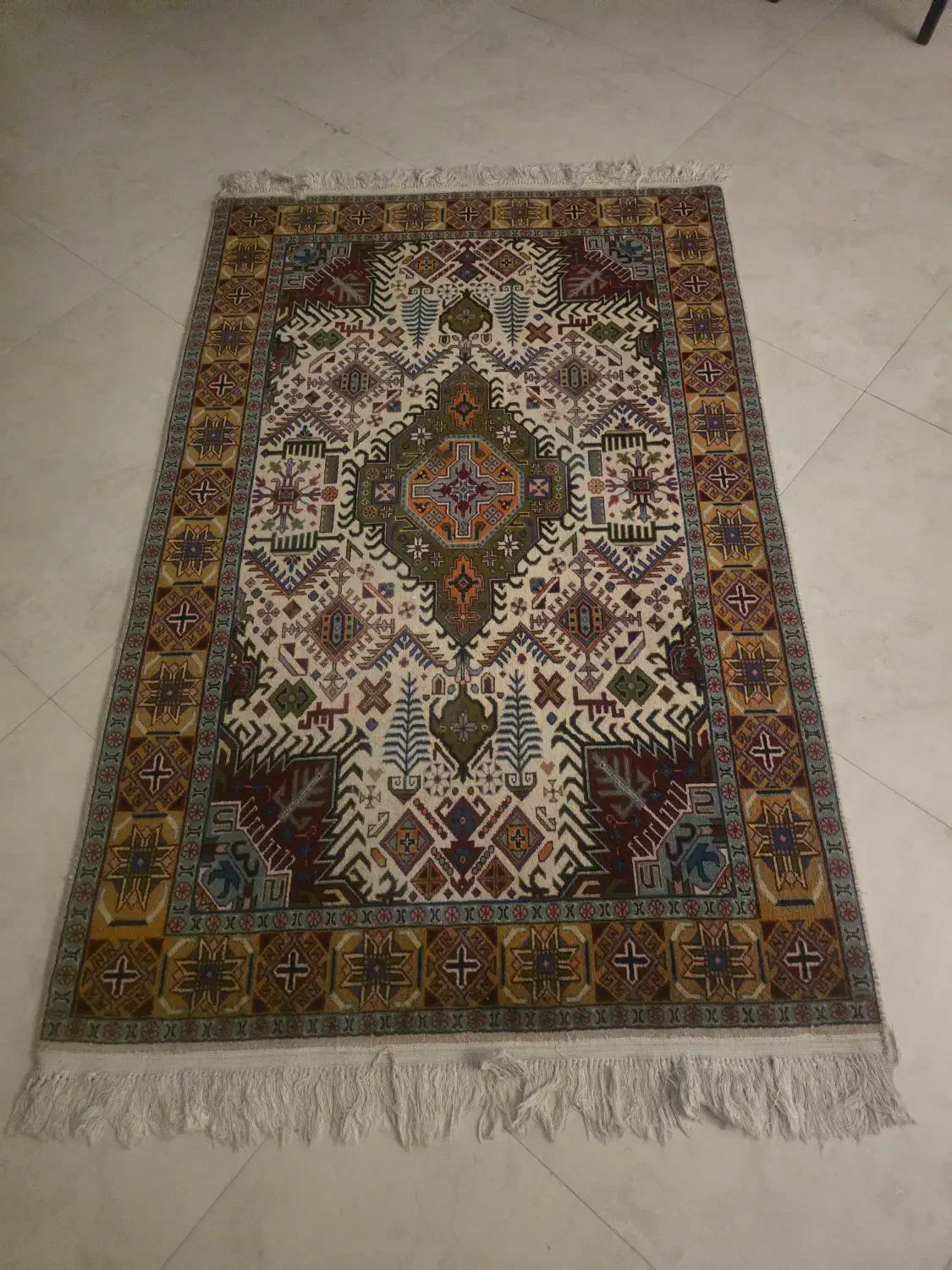 فرش قشقایی دست باف در حد نو|فرش|شیراز, میرزاکوچک خان|دیوار