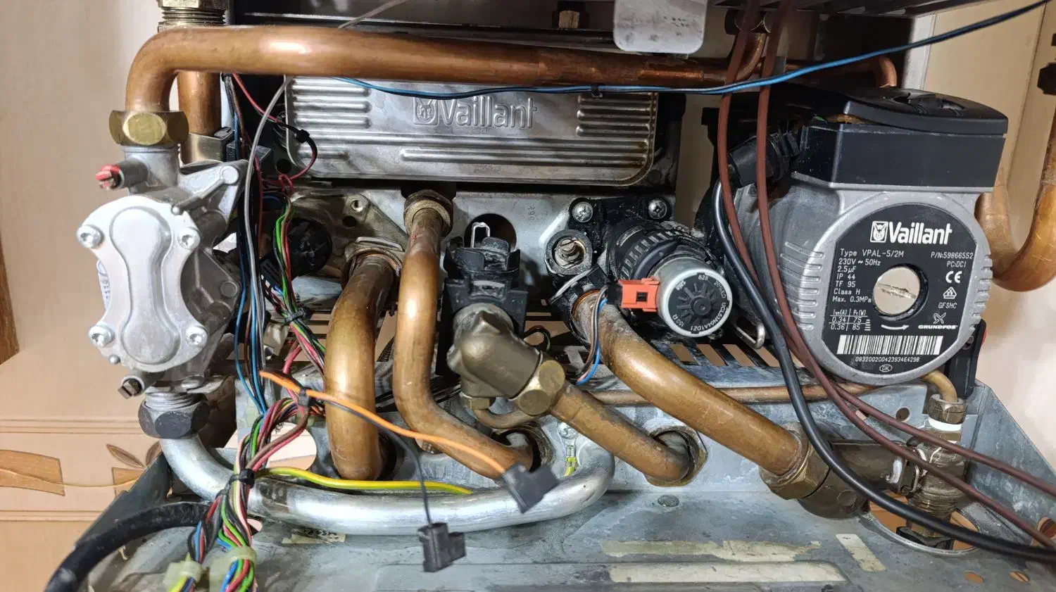 سرویس پکیج تعمیر پکیج در سراسر اصفهان|خدمات پیشه و مهارت|اصفهان, برازنده|دیوار