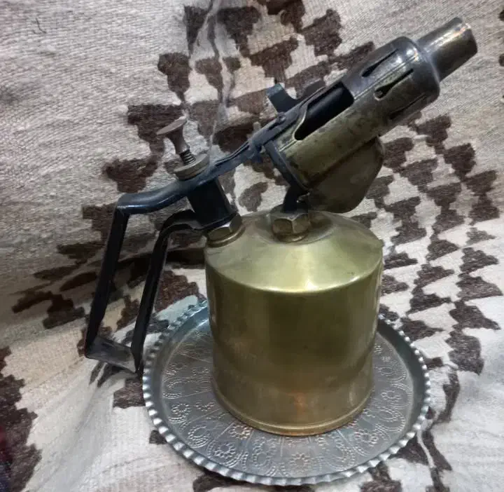 چراغ کوره ای قدیمی|کلکسیون اشیاء عتیقه|آشتیان, |دیوار