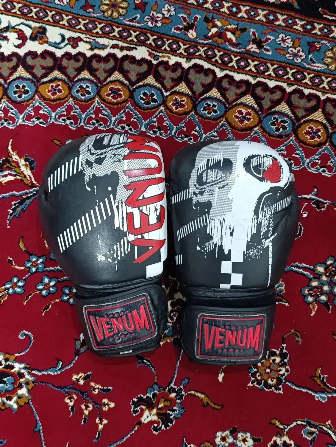 دستکش بوکس ونوم چرم|تجهیزات ورزشی|اصفهان, فجر|دیوار