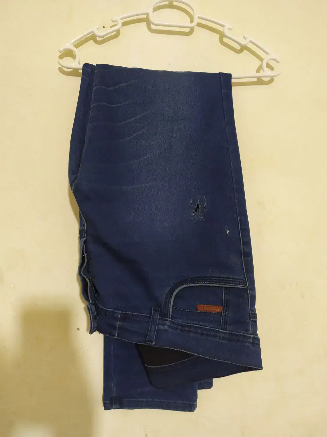 لباس|لباس|ربط, |دیوار