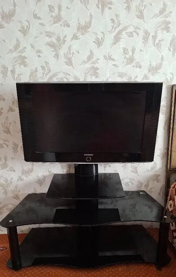 تلویزیون / میز|تلویزیون و پروژکتور|مشهد, مصلی (کارمندان اول)|دیوار