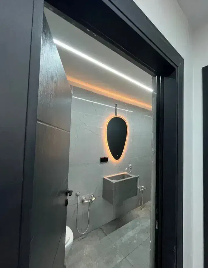 آپارتمان ۱۰۲ متر/کلید نخورده/مناسب سخت پسندان