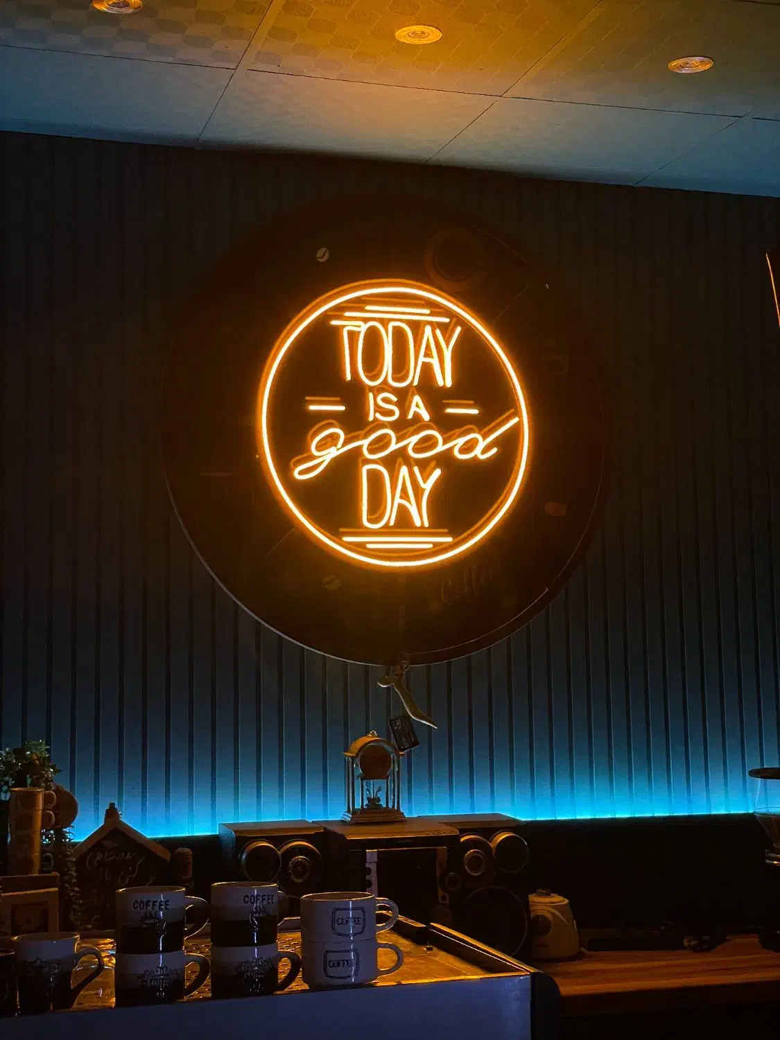 دکوراسیون|کافیشاپ و رستوران|قم, باسکول|دیوار