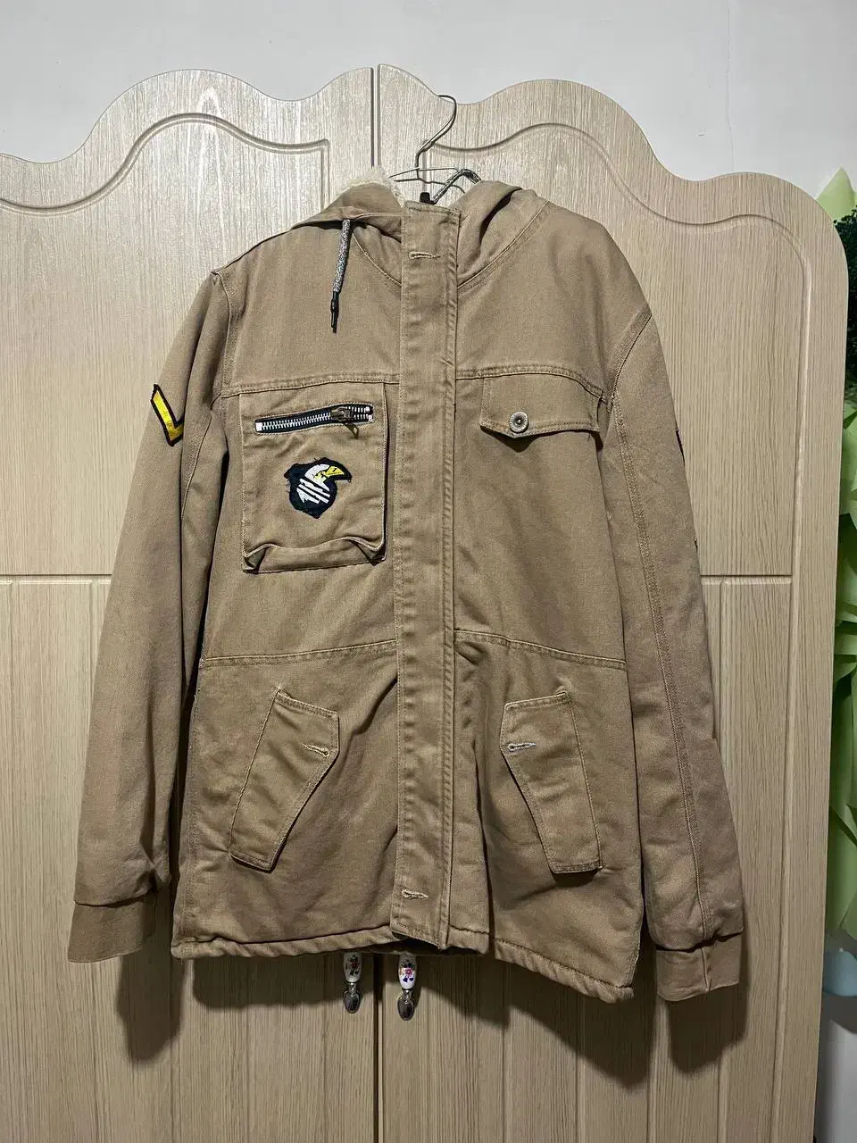 کاپشن|لباس|قرچک, مهدیه|دیوار