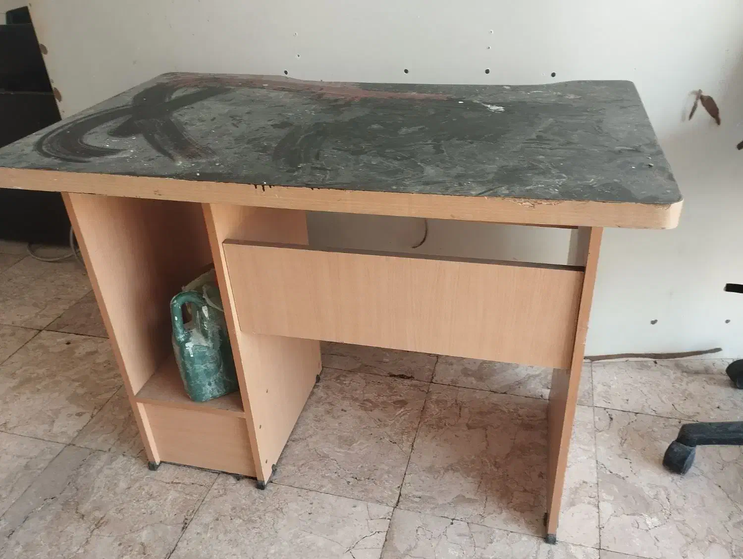 میز کامپیوتر|میز تحریر و کامپیوتر|بومهن, |دیوار