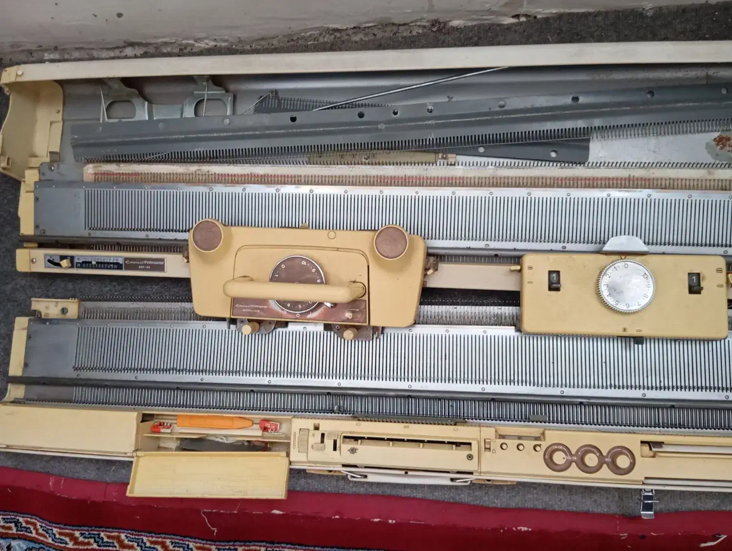 چرخ بافتنی|لوازم خیاطی و بافتنی|سرایان, |دیوار