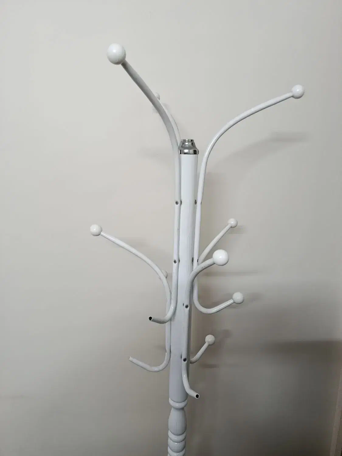 چوب لباسی فلزی تمیز|بندرخت و رخت‌آویز|تهران, جوادیه|دیوار