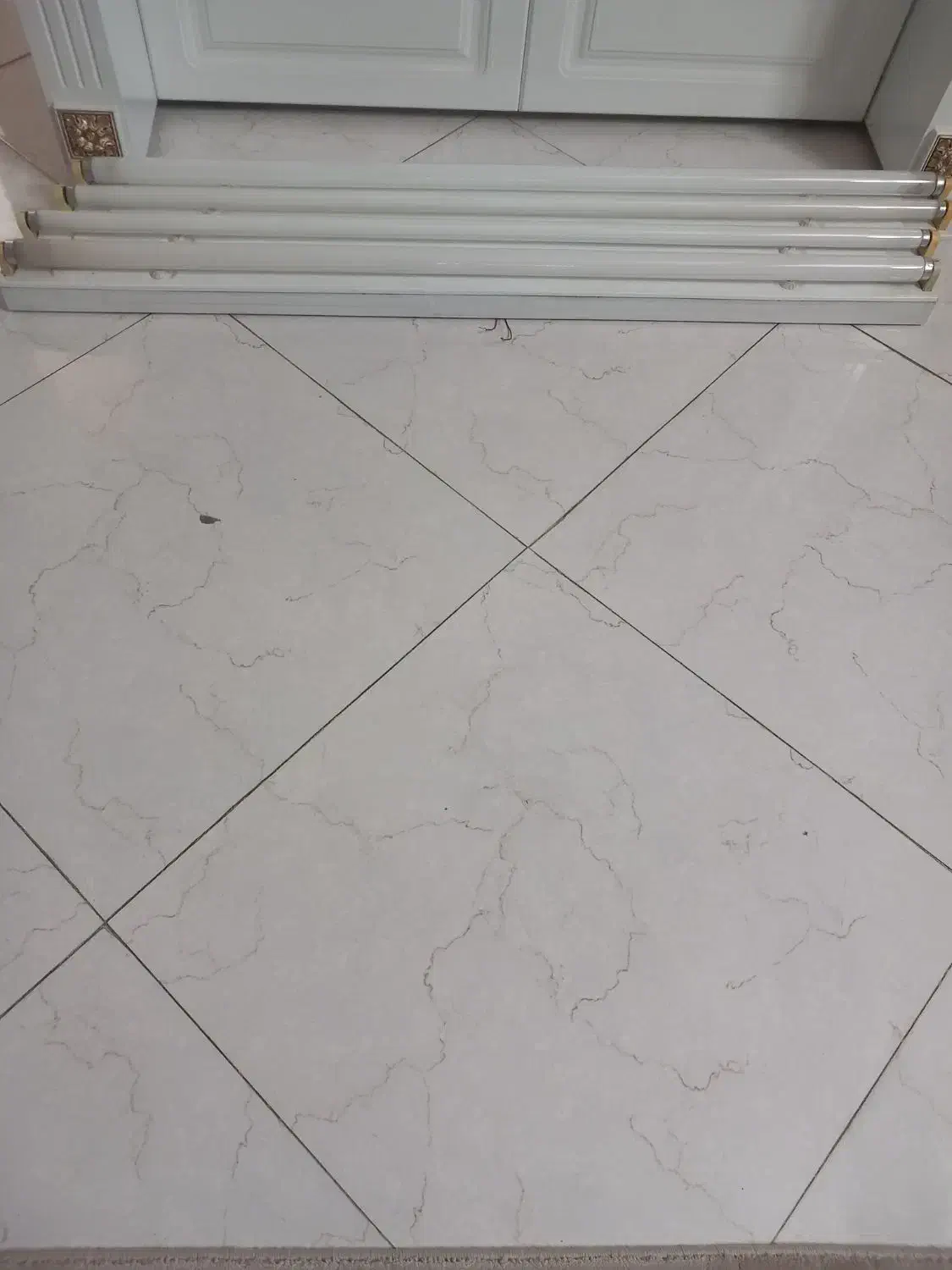 چهار عدد مهتابی سالم|لامپ و چراغ|دامغان, |دیوار