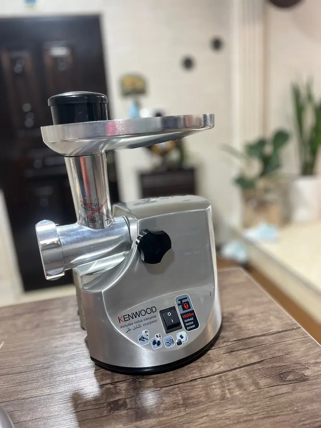 چرخ گوشت کنوود نو(استفاده نشده) قیمت۶،۰۰۰،۰۰۰تومان|خردکن، آسیاب، غذاساز|تهران, افسریه شمالی|دیوار