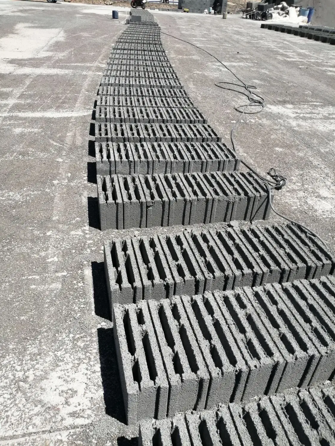 واگذاری خط تولید کامل بلوکه زنی تمام اتوماتیک|ماشین‌آلات صنعتی|مشهد, احمدآباد|دیوار