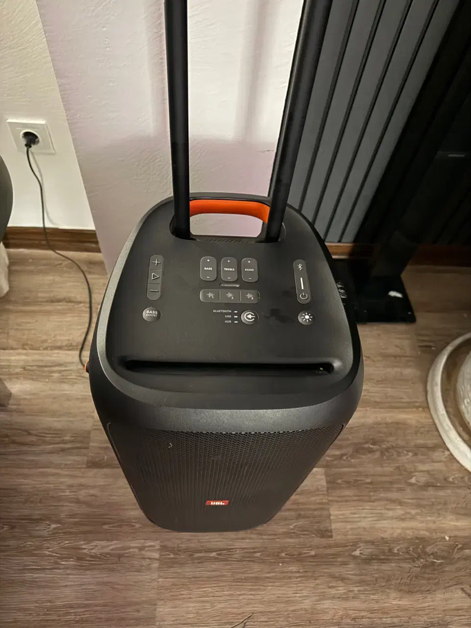 جی بی ال ۳۱۰|سیستم صوتی خانگی|کیش, |دیوار