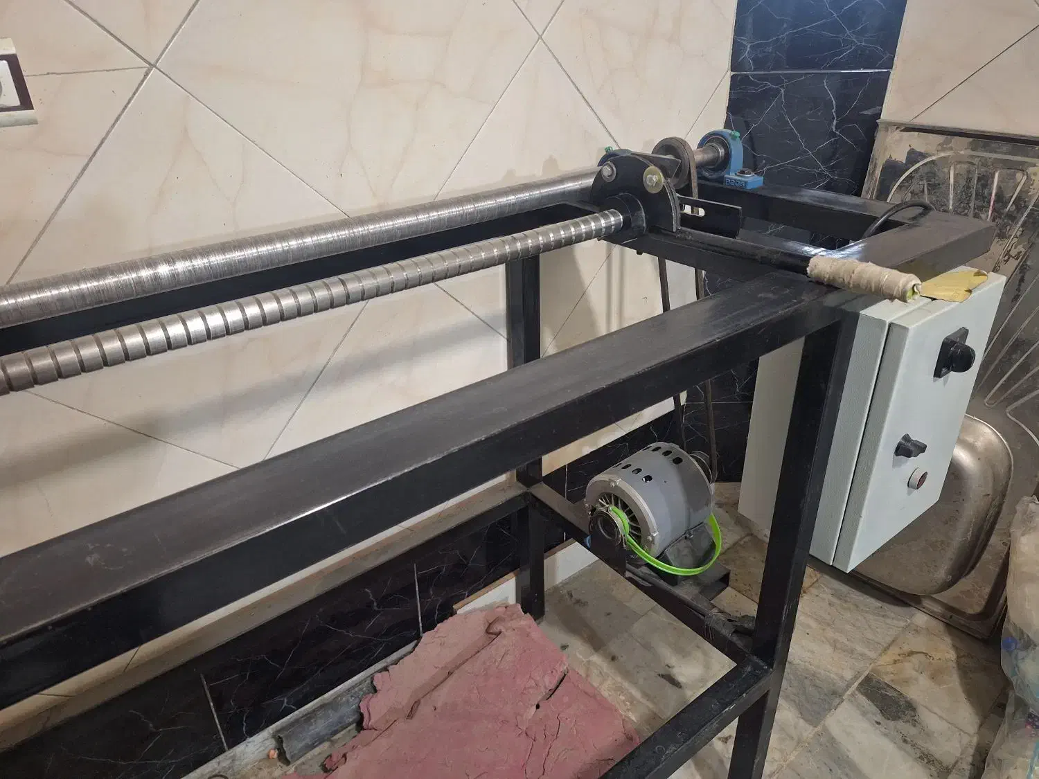 دستگاه چسب|ماشینآلات صنعتی|چهارباغ, |دیوار