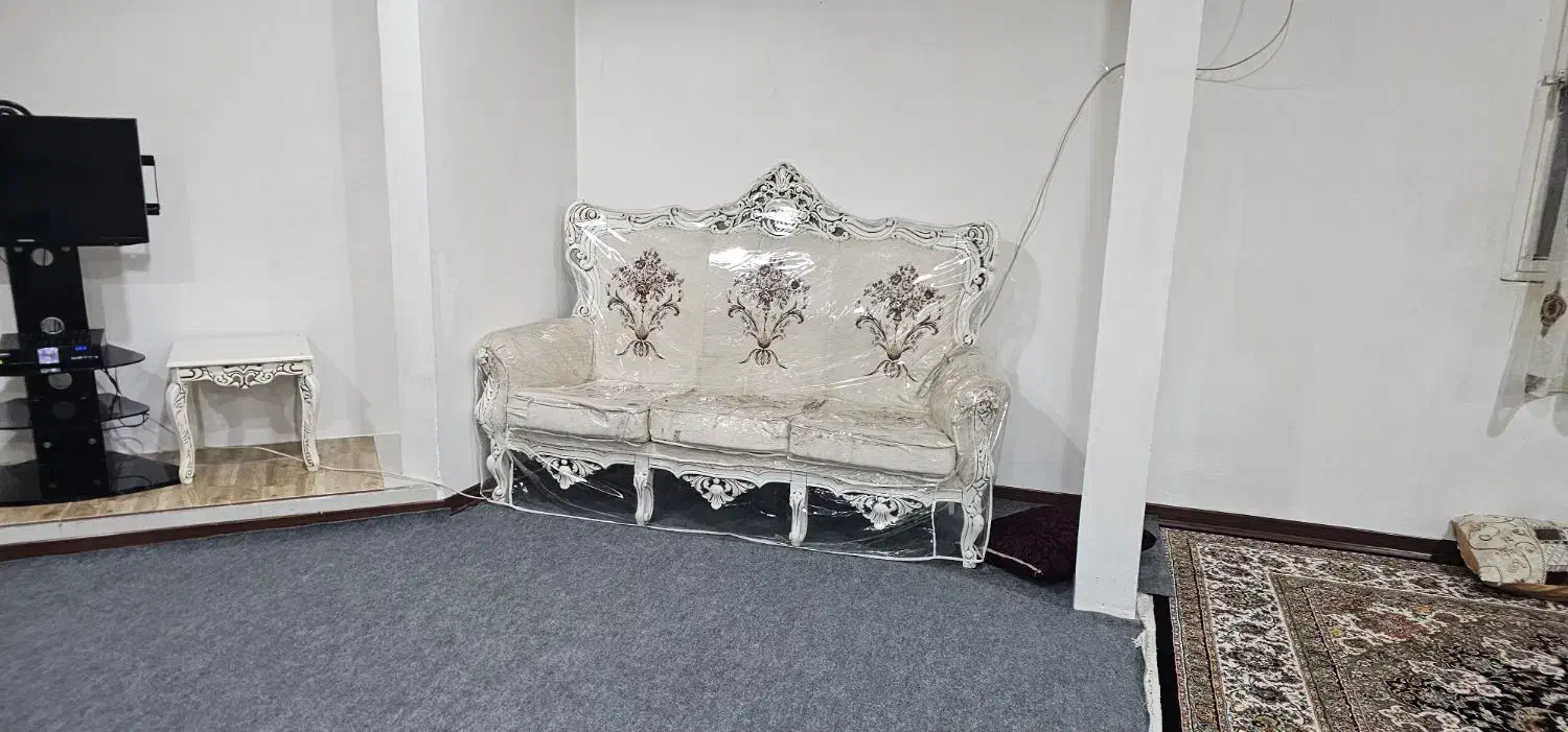 مبل ۷نفره بسیار تمیز|مبلمان خانگی و میز عسلی|ازنا, |دیوار