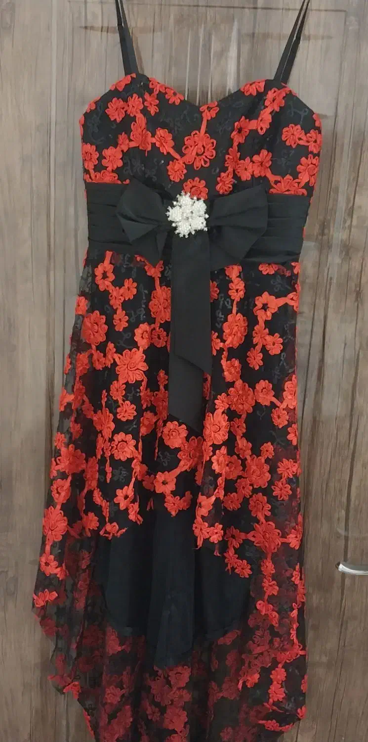 قرمز بلند|لباس|تفت, |دیوار