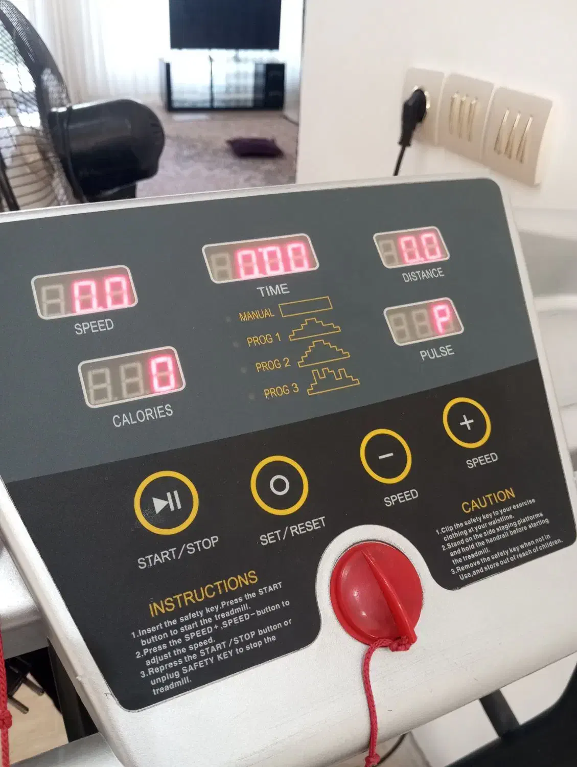 تردمیل 4کاره تمیز و سالم باقیمت مناسب|تجهیزات ورزشی|طبس, |دیوار