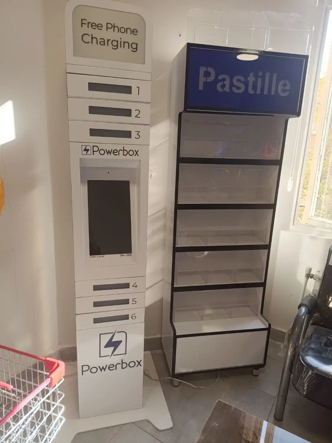 کارگر ساده جهت کاردر انبار شرایط سنی ۱۸ الی۳۰ سال|استخدام خدمات فروشگاه و رستوران|تهران, نعمتآباد|دیوار