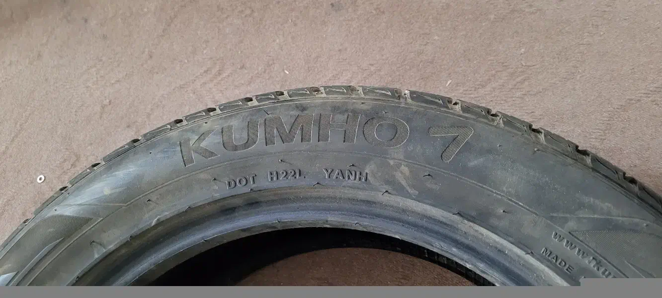 لاستیک کومهو  225.55.18|قطعات یدکی و لوازم جانبی|ابرکوه, |دیوار