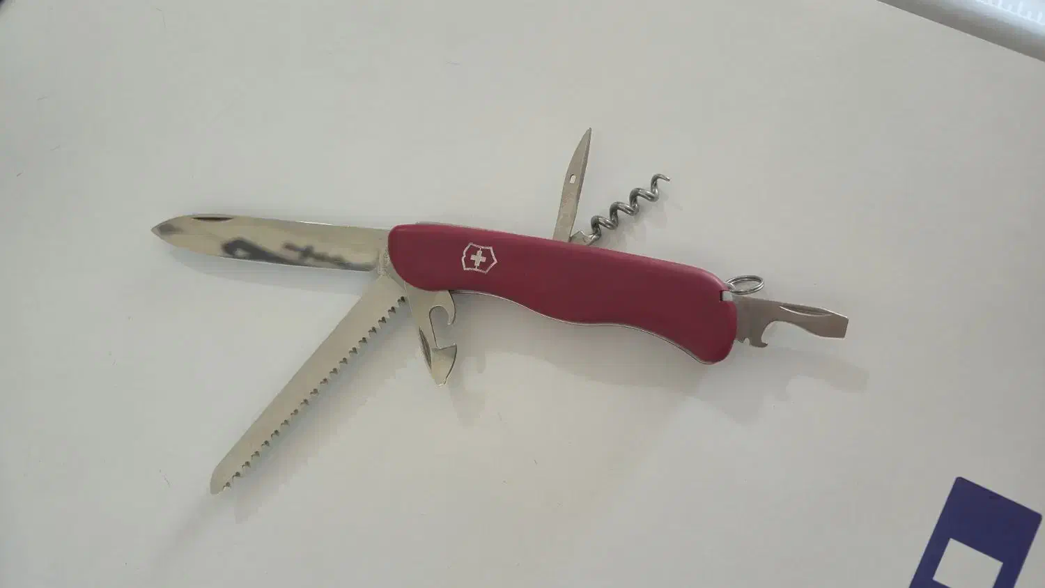 چاقوی چندکاره Victorinox|کوهنوردی و کمپینگ|صدرا-فارس, فاز ۱|دیوار