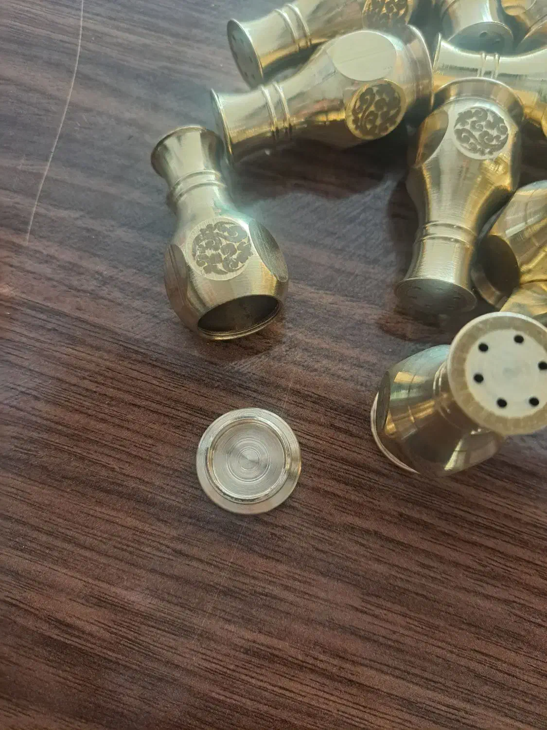 نمک پاش برنجی|صنایع دستی و سایر لوازم تزئینی|کشکوئیه, |دیوار