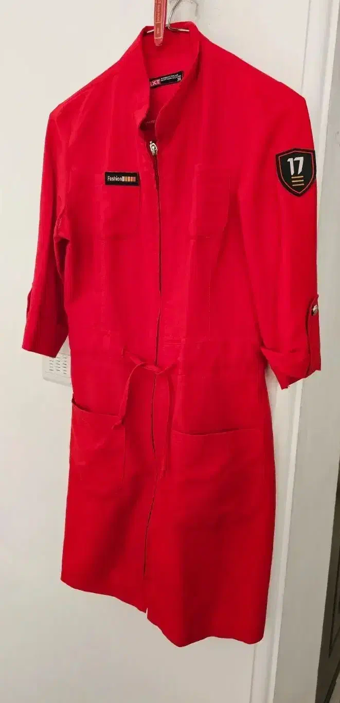 مانتو|لباس|مهاجران, |دیوار