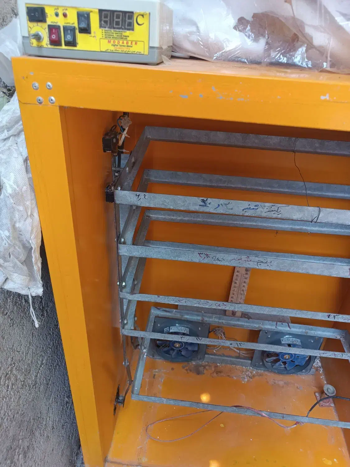 دستگاه جوجه کشی خانگی|لوازم جانبی حیوانات|میانه, |دیوار