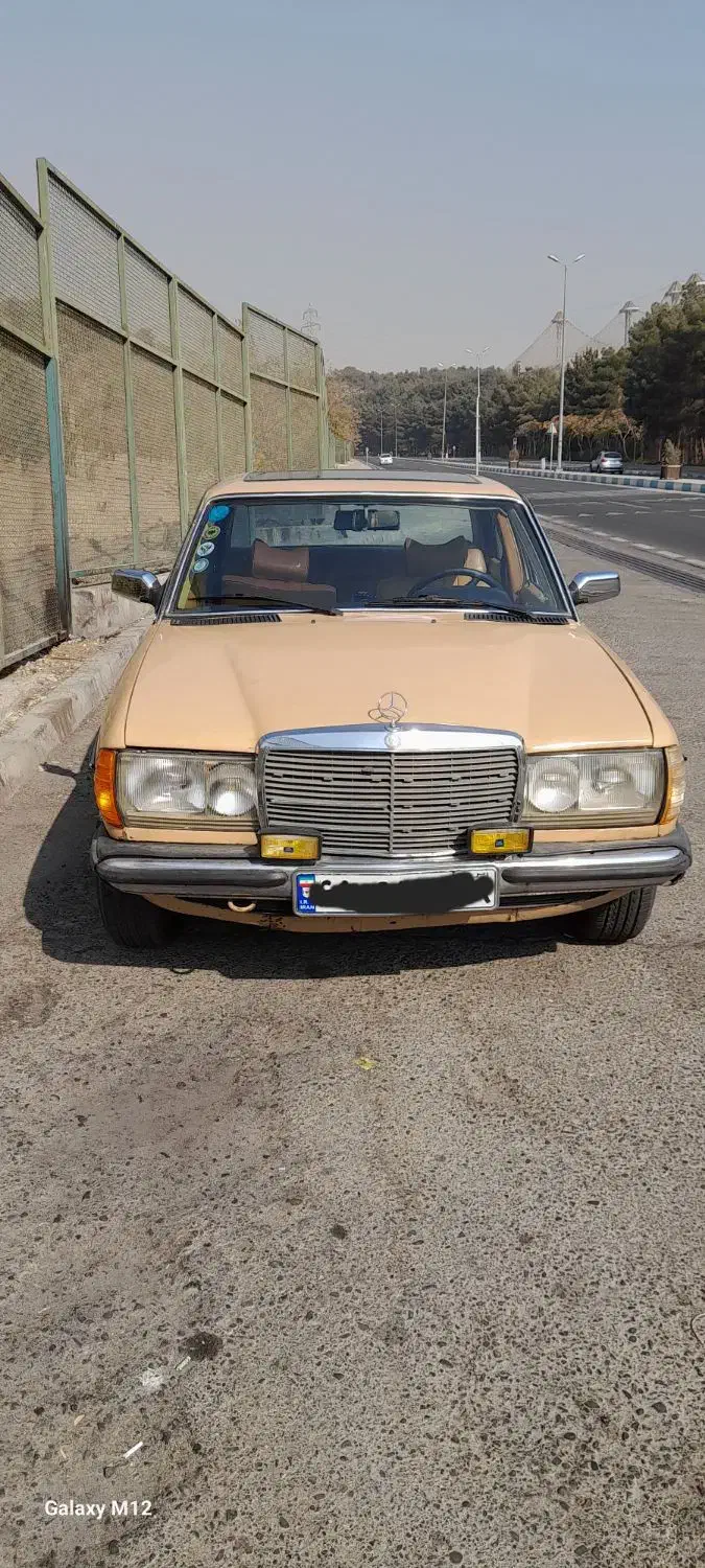 بنز ۲۳۰ دانشجویی ۱۹۷۹|خودرو کلاسیک|تهران, قنات‌کوثر|دیوار