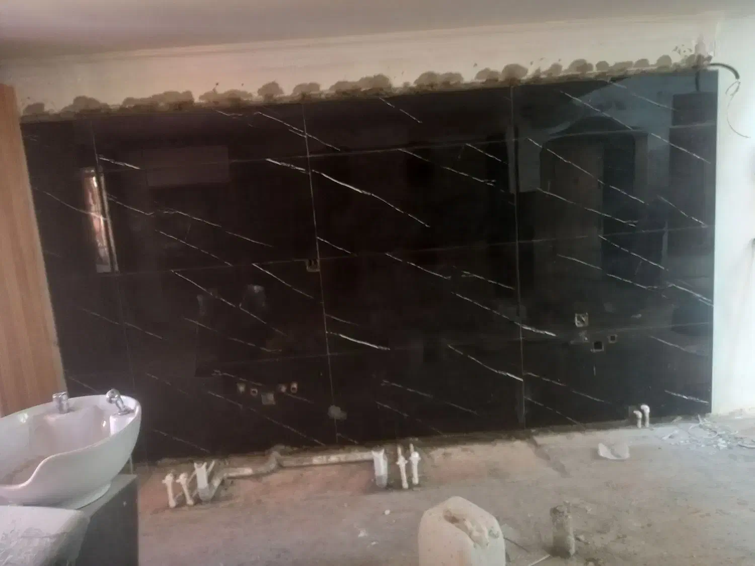 نیاز به کارگر کاشی کار|استخدام معماری، عمران و ساختمانی|همدان, |دیوار