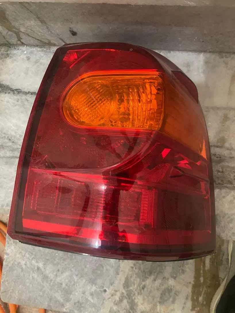 چراغ عقب لندکروز ۲۰۱۳|قطعات یدکی و لوازم جانبی|تهران, آجودانیه|دیوار