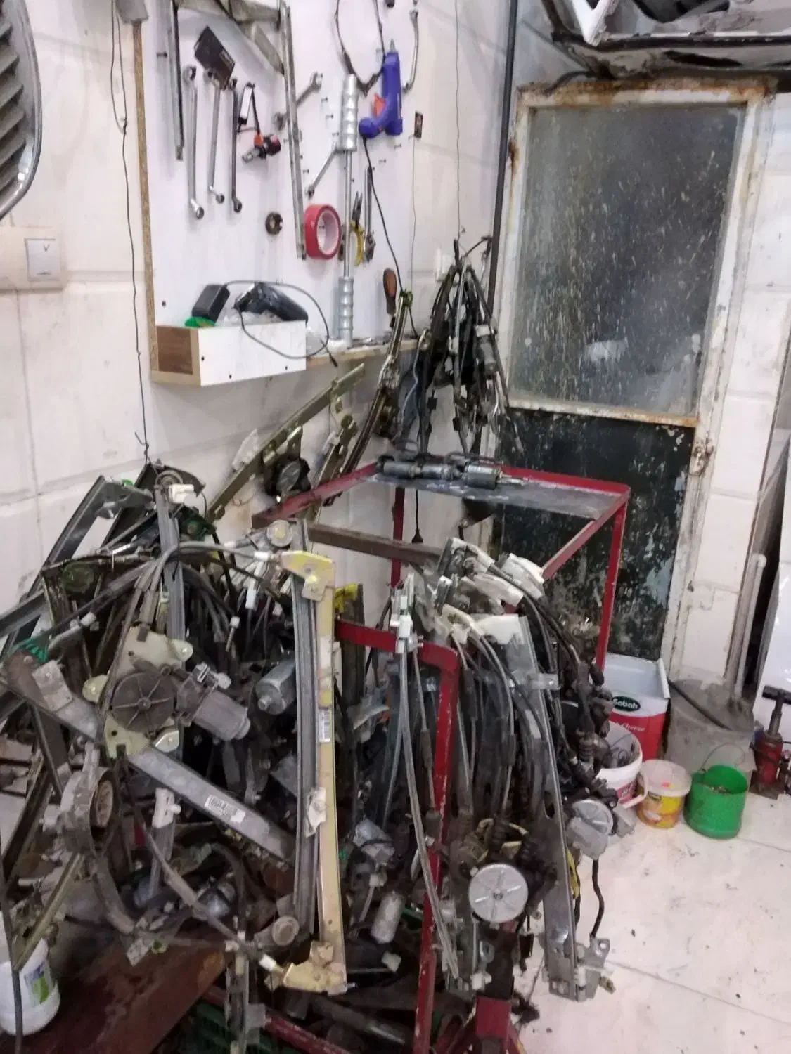 تعمیر انواع شیشه بالابر ایرانی خارجی|قطعات یدکی و لوازم جانبی|شیراز, شیخ علی چوپان|دیوار