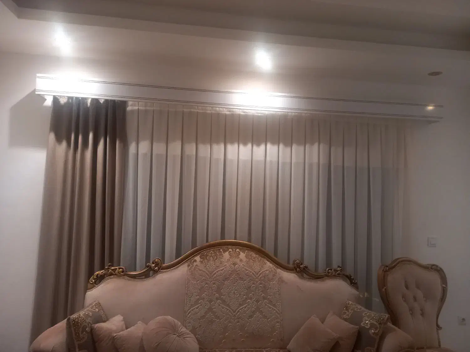 پرده حریر شاین دار با کتیبه پنل کنار|پرده، رانر، رومیزی|نوشهر, |دیوار