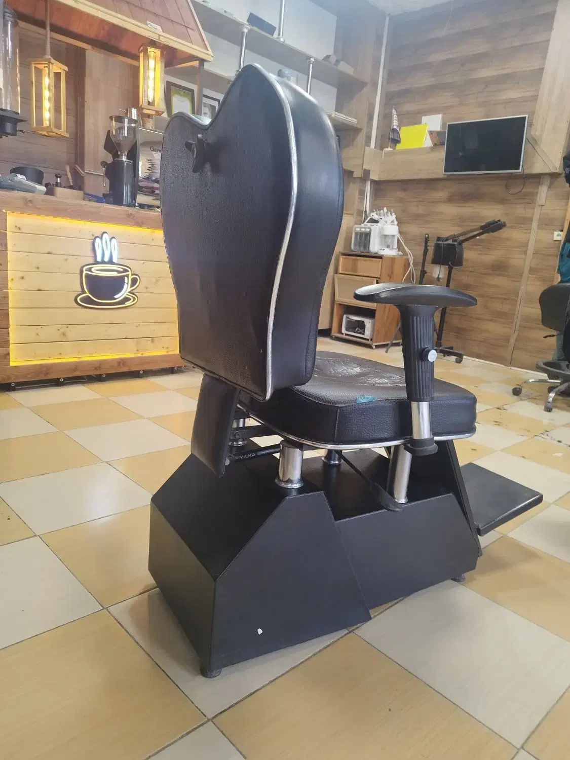 صندلی آرایشگری|آرایشگاه و سالن‌های زیبایی|کرمانشاه, |دیوار