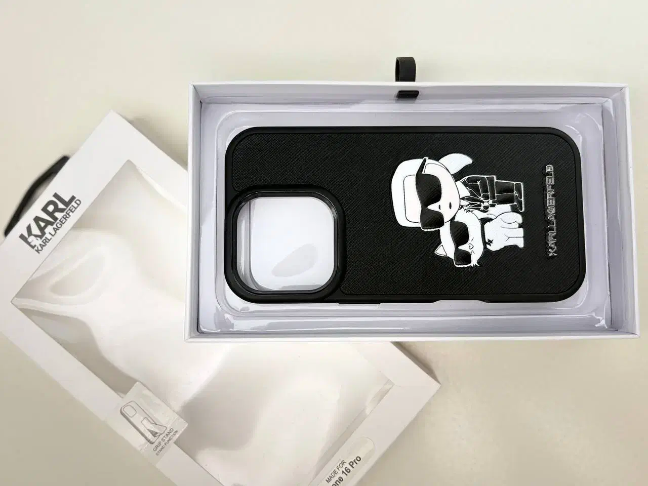 قاب کارل لاگرفلد IPhone 16 Pro|لوازم جانبی موبایل و تبلت|تهران, فرمانیه|دیوار