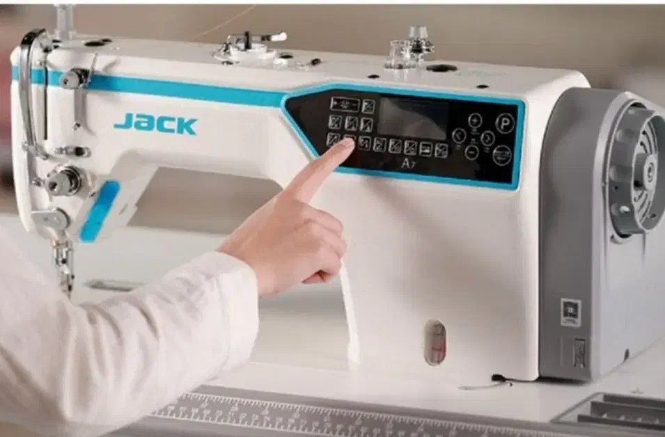 خیاط.چرخکار.دوزنده(خانم)|استخدام صنعتی، فنی، مهندسی|کاشان, بازار کاشان|دیوار