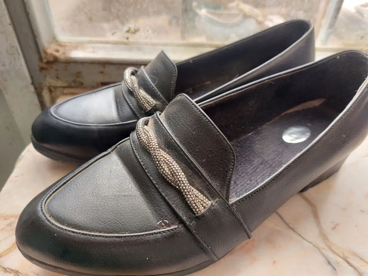 کفش|کیف، کفش، کمربند|اسفراین, |دیوار