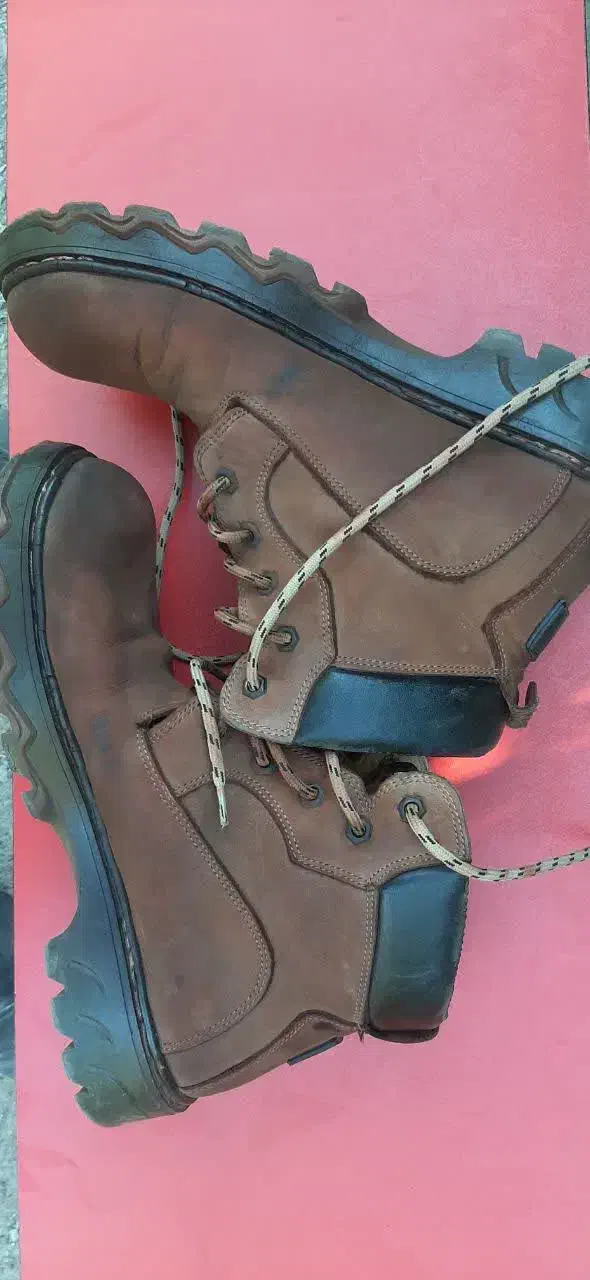 کفش کاترپیلار اصل شماره۴۴|کیف، کفش، کمربند|اندیمشک, |دیوار