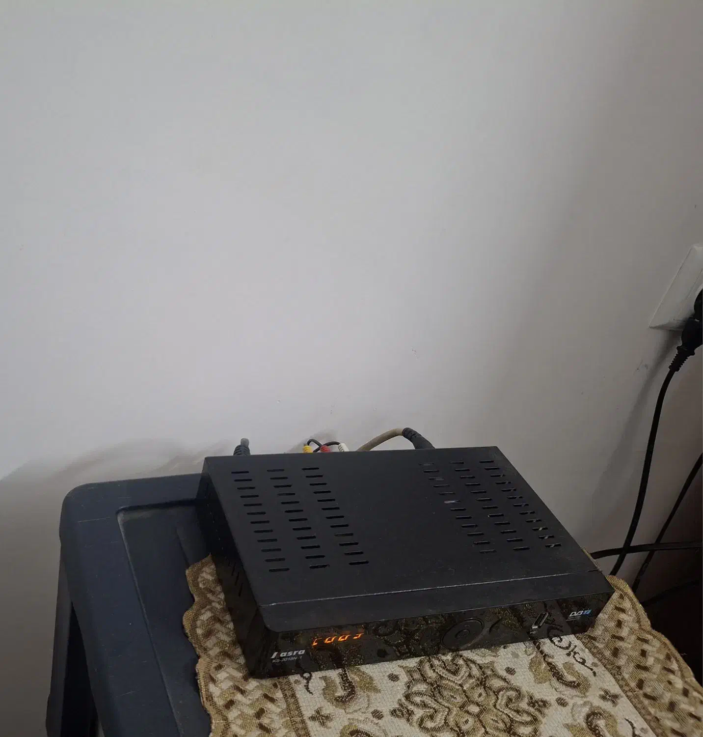 تلویزیون همراه با دستگاه دیجیتال|تلویزیون و پروژکتور|قائم‌شهر, |دیوار