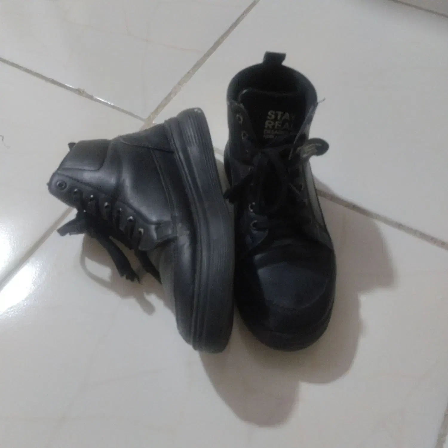 نیم بوت اورجینال|کیف، کفش، کمربند|مشکیندشت, |دیوار