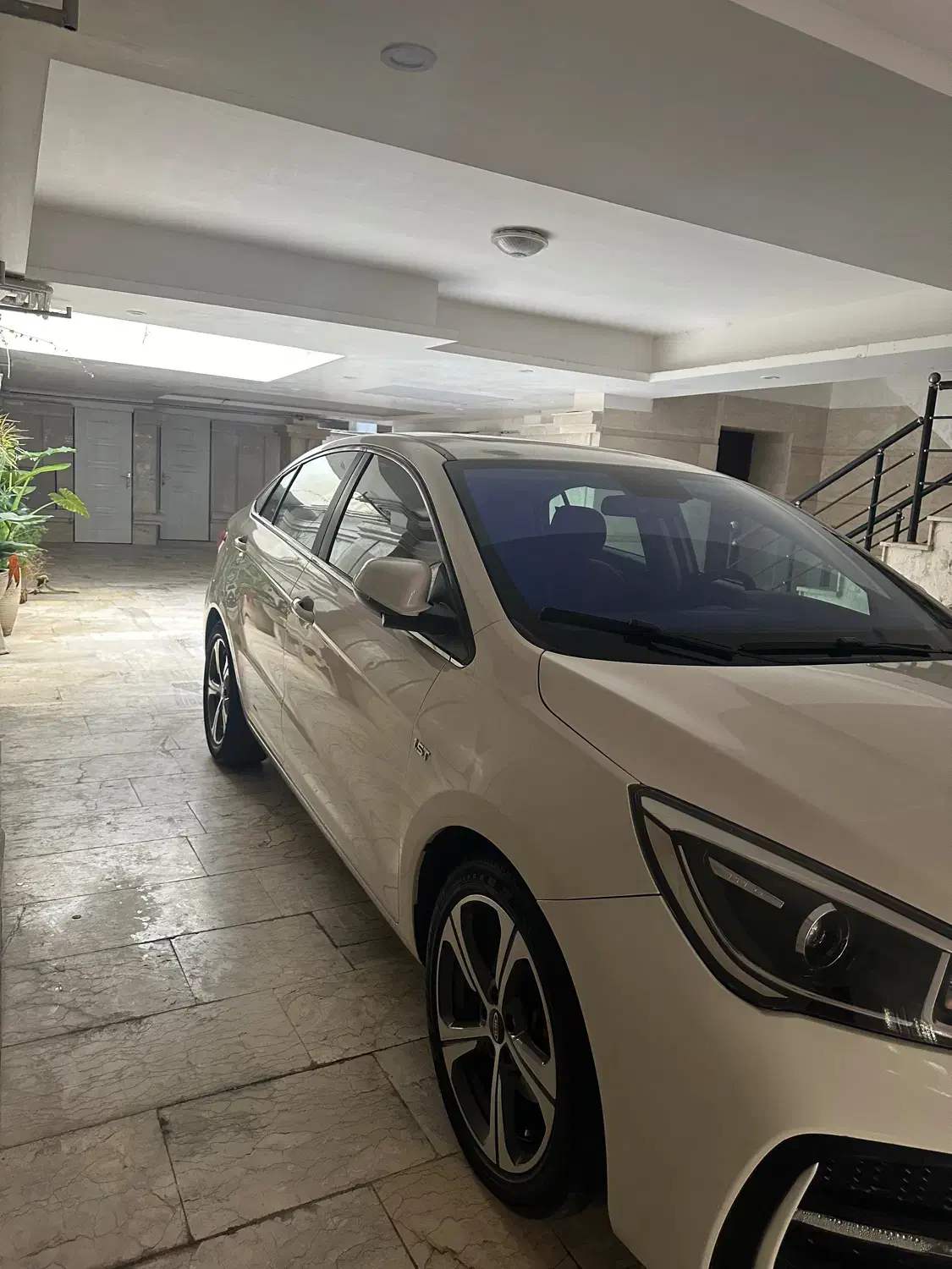 ماشین تمام سرویس ها انجام شده گارانتی فعال|خودرو سواری و وانت|قائمشهر, |دیوار