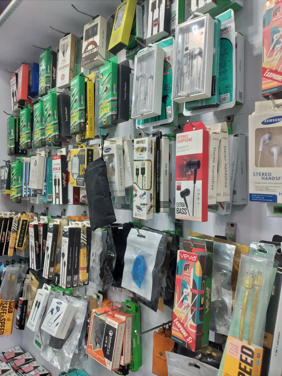 فروشگاه شیروان جانبی تمامی لوازم قدیمی و جدید|لوازم جانبی موبایل و تبلت|شیروان (خراسان), |دیوار