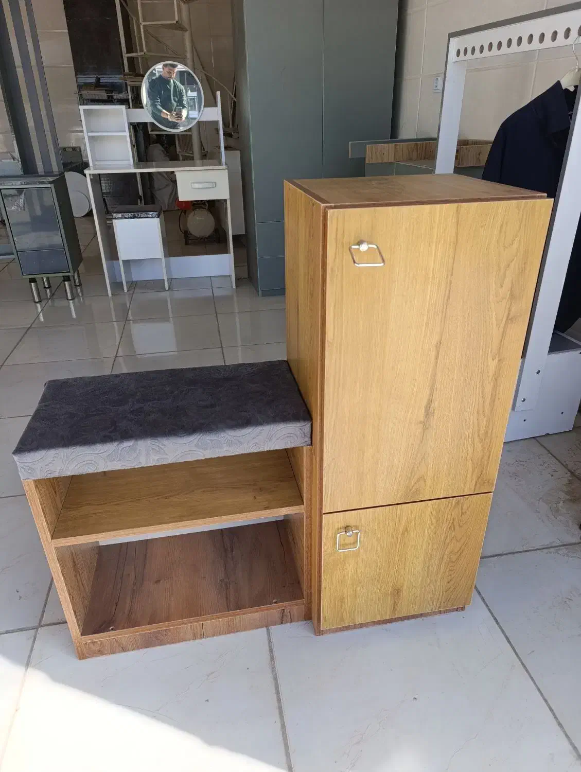 میز میکاپ،آرایشی.جاکفشی|میز تحریر و کامپیوتر|کازرون, |دیوار