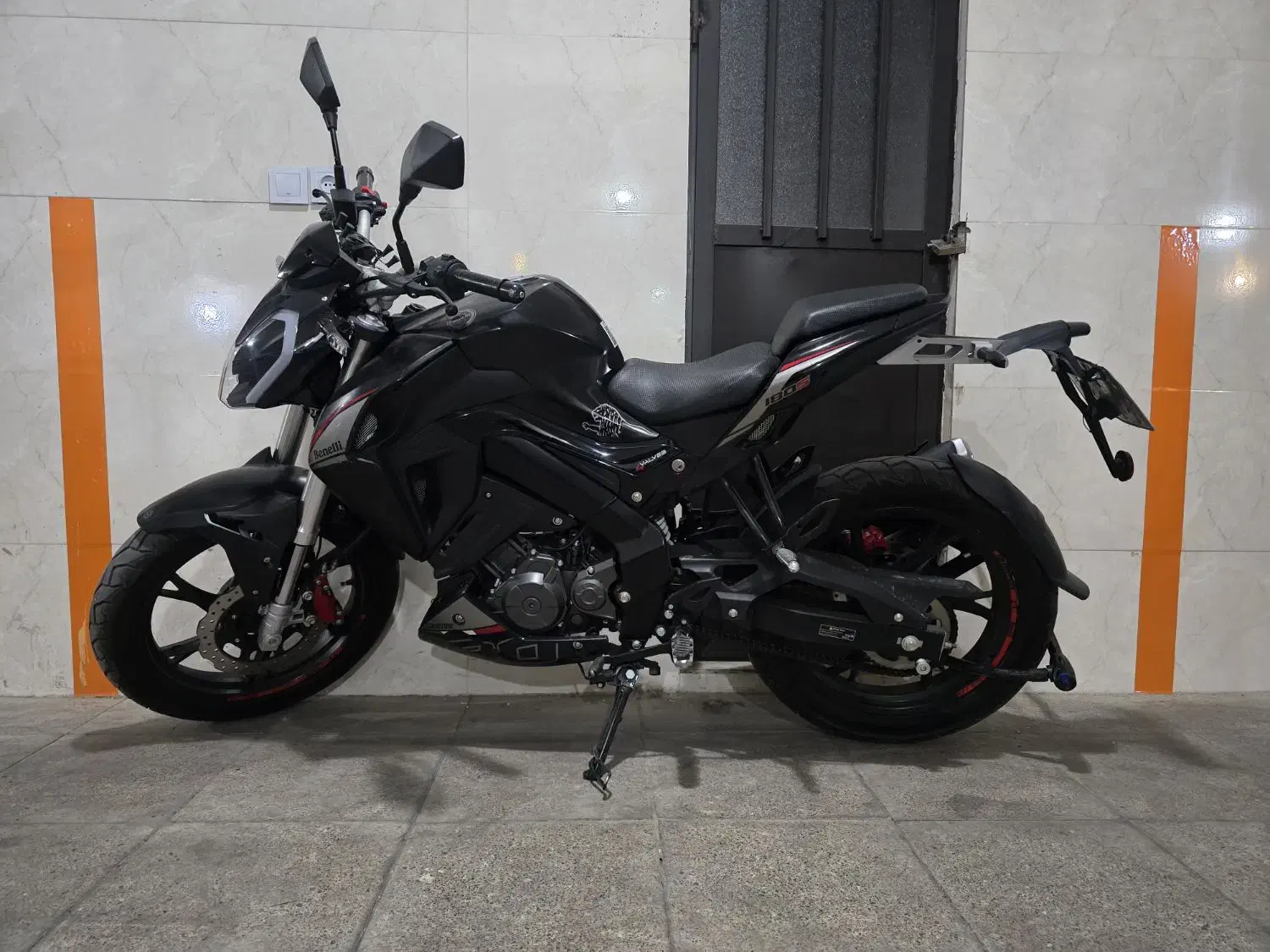 بنلی ۱۸۰ نیوفیس در حد خشک|موتورسیکلت|فردیس, کوی نور|دیوار