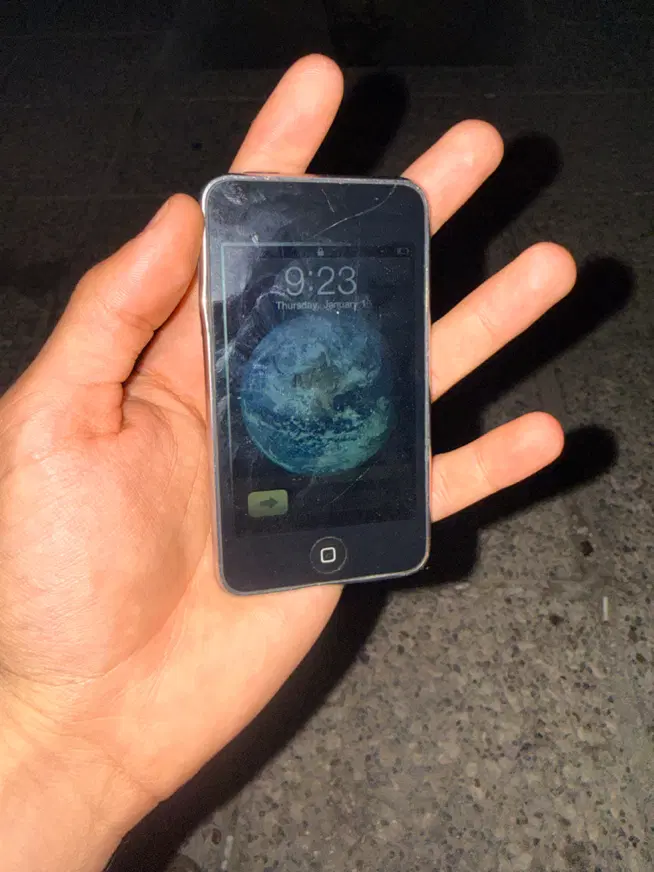 Ipod پرو|موبایل|شیراز, قدوسی شرقی|دیوار