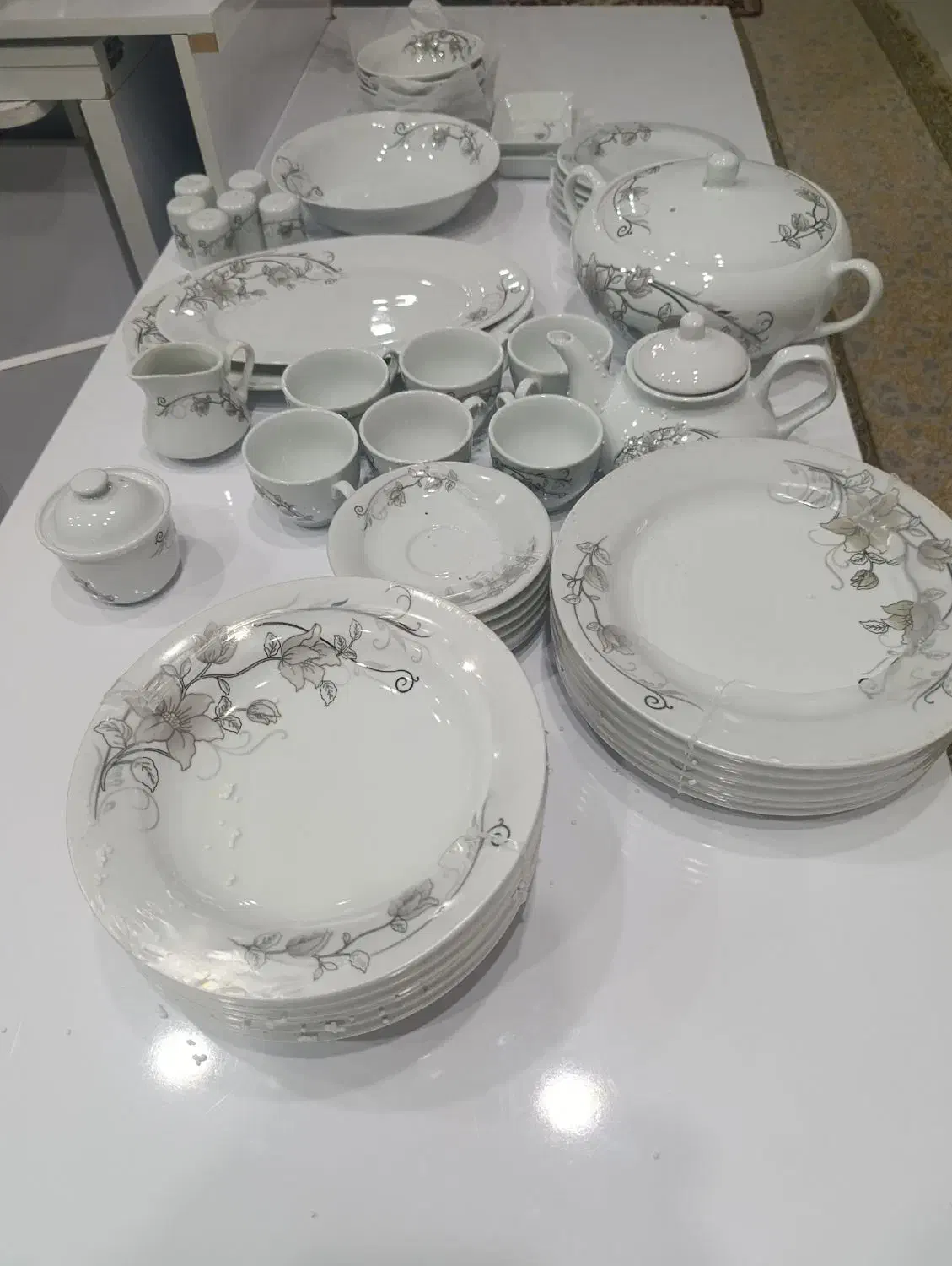 54پارچه چینی آشپزخانه 6نفره نو|ظروف سرو و پذیرایی|شاهین دژ, |دیوار