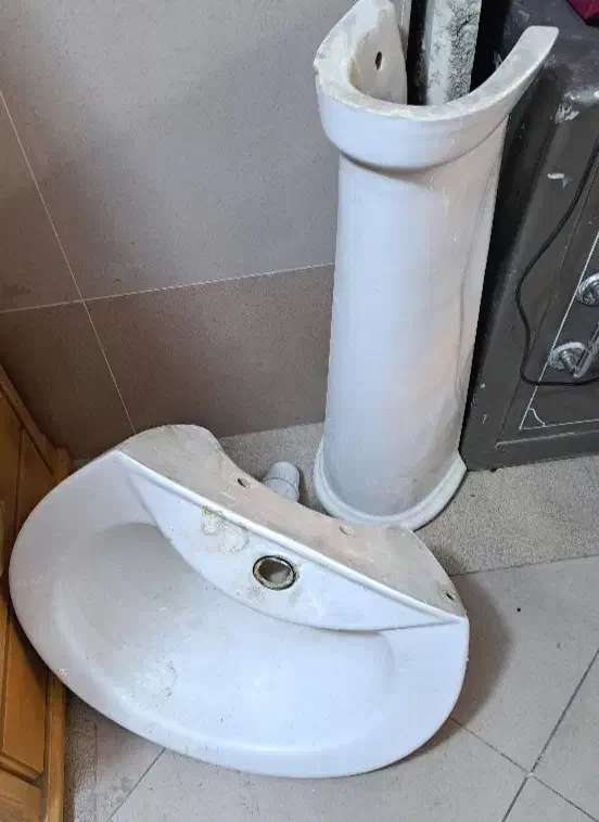 روشویی سرامیک سرویس بهداشت با پایه|لوازم سرویس بهداشتی|اندیشه, اندیشه فاز ۱|دیوار